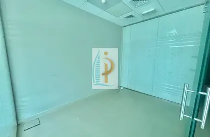 مكتب - استوديو - 2 حمامات للايجار في كابيتال جولدن تاور - الخليج التجاري - دبي