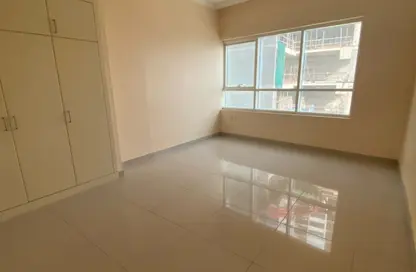 Apartment - 2 Bedrooms - 2 Bathrooms for rent in Al Mamzar - Sharjah - Sharjah