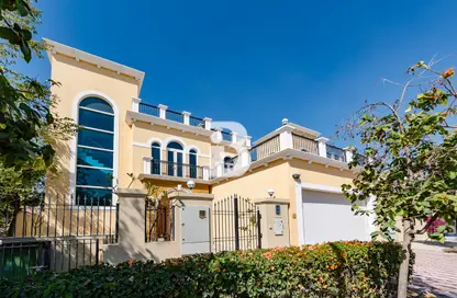 Villa - 4 Bedrooms - 5 Bathrooms for rent in Legacy - Jumeirah Park - Dubai