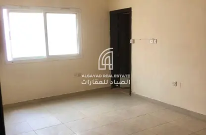 شقة - 1 حمام للايجار في بناء النباعة - النبعة - الشرق - الشارقة