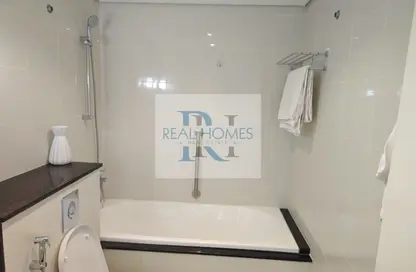 Apartment - 1 Bedroom - 2 Bathrooms for rent in The Cosmopolitan - Business Bay - Dubai