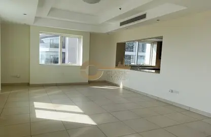 Empty Room image for: Apartment - 2 Bedrooms - 3 Bathrooms for rent in Bin Hendi Tower - Mankhool - Bur Dubai - Dubai, Image 1