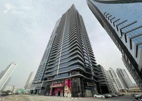 صورة لـ التصميم الخارجي للمبنى في برج فالكون