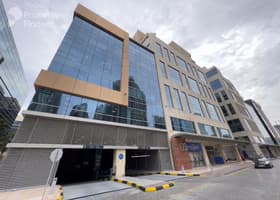 صورة لـ التصميم الخارجي للمبنى في باي سكوير مبني رقم 3