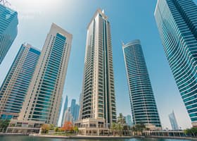 صورة لـ التصميم الخارجي للمبنى في برج السيف 2