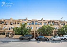 صورة لـ التصميم الخارجي للمبنى في إنديجو فيل 1