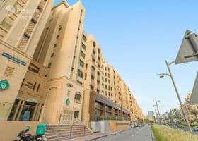 صورة لـ التصميم الخارجي للمبنى في الميل الذهبي 9