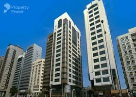 صورة لـ التصميم الخارجي للمبنى في برج عويضة