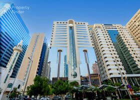 صورة لـ التصميم الخارجي للمبنى في برج السوق