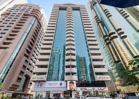 صورة لـ التصميم الخارجي للمبنى في سكاي تاور