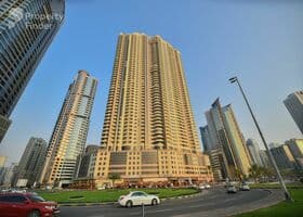 صورة لـ التصميم الخارجي للمبنى في برج أساس